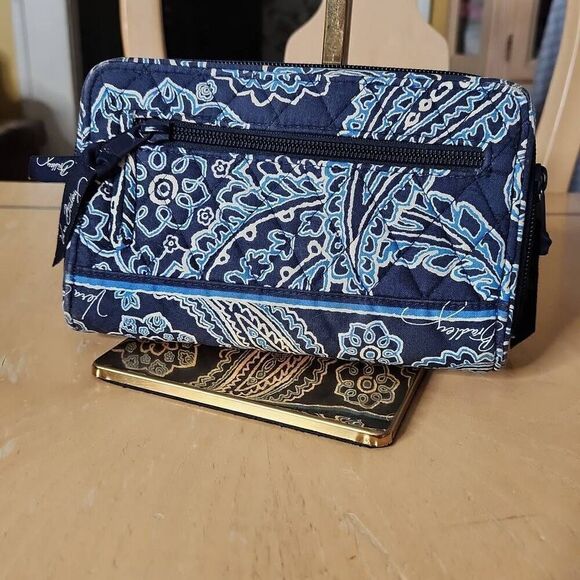 Vera Bradley blue paisley zip around wallet - Picture 3 of 5